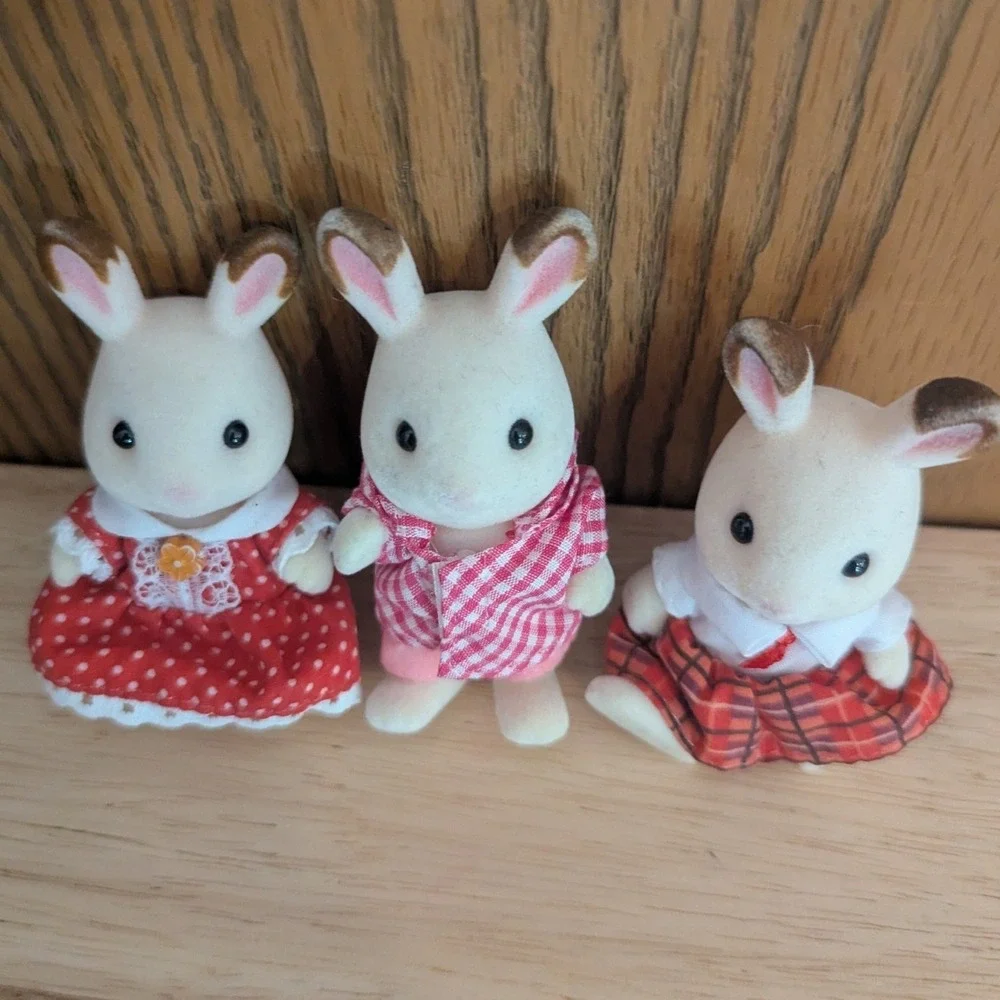 Sylvanian Families Calico Critters Hopscotch Chocolate Rabbits Bundle of 3 Plaid